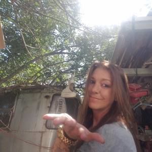 Meet your Posher, Carrie